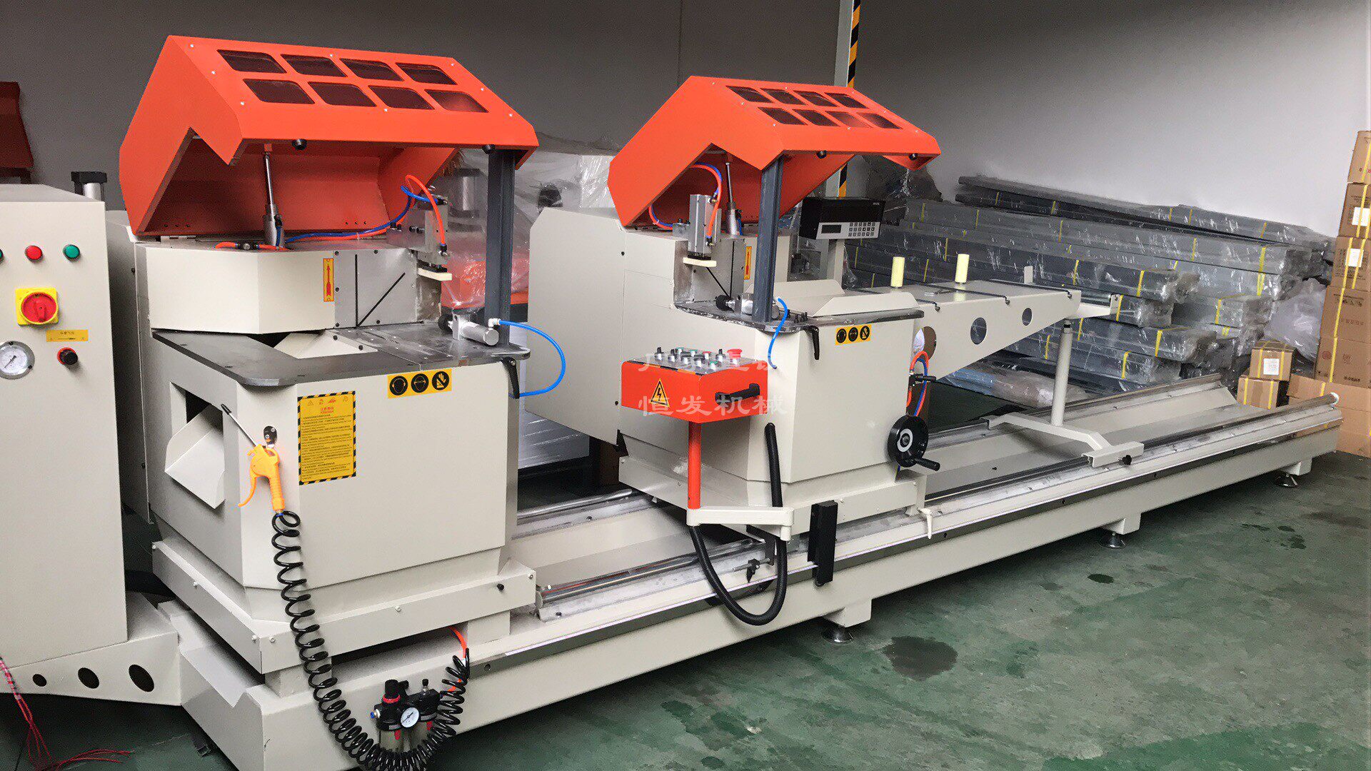 铝合金门窗双头精密锯90度45度切割机 550锯片大双头断桥铝设备