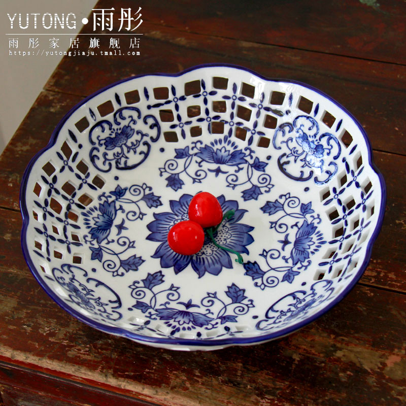 Corners of jingdezhen ceramics with household classic blue and white porcelain ceramic hollow out compote of fruit decorative furnishing articles