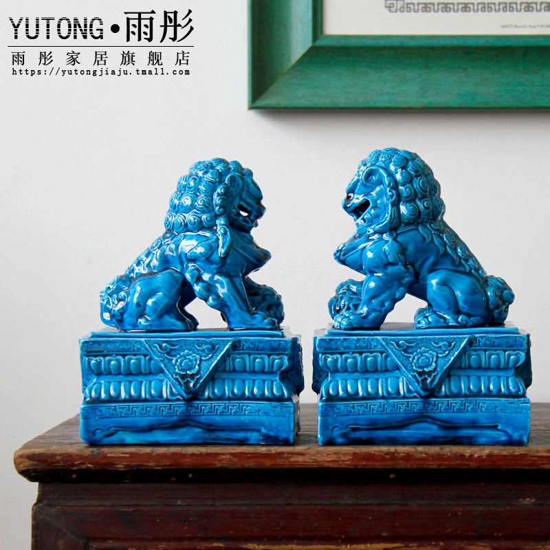 Chinese style ice crack glaze crafts are lion jingdezhen ceramics by hand home furnishing articles home decoration