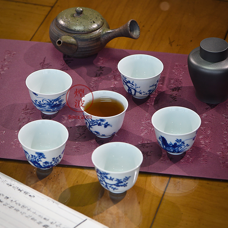 Jingdezhen nine calcinations syncretism. God nine suits for hand - made of blue and white porcelain tea cups