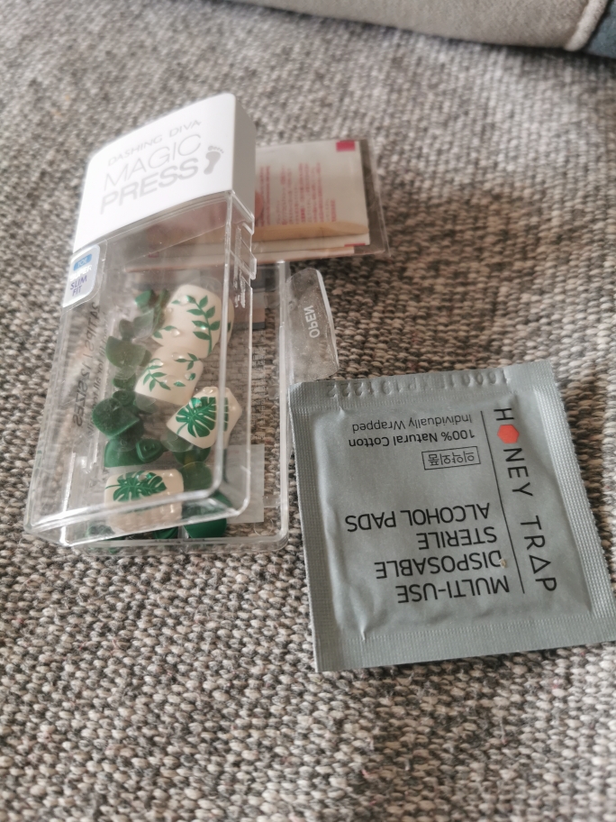 可穿戴美甲怎么样好用吗是什么品牌,来自上班族的亲身体验,第2张 可穿戴美甲怎么样好用吗是什么品牌,来自上班族的亲身体验,第2张