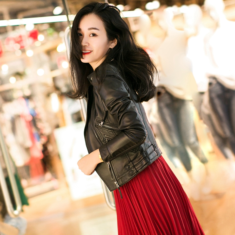 Haining 2021 new small leather leather women short locomotive sheep leather jacket jacket plus velvet thickened