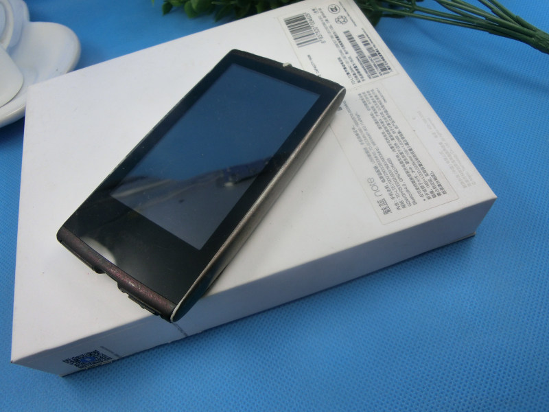 爱欧迪s9 8g 全触摸屏 bbe音效 fm 电子书 mp3/mp4无损播放器