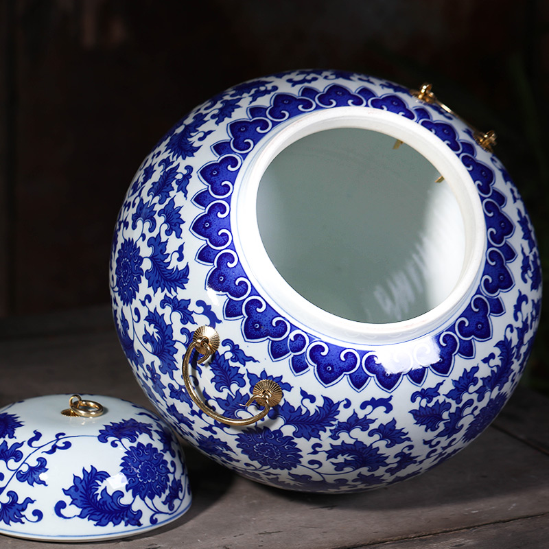 Blue and white porcelain of jingdezhen ceramics storage tank with cover creative new Chinese style home furnishing articles large living room