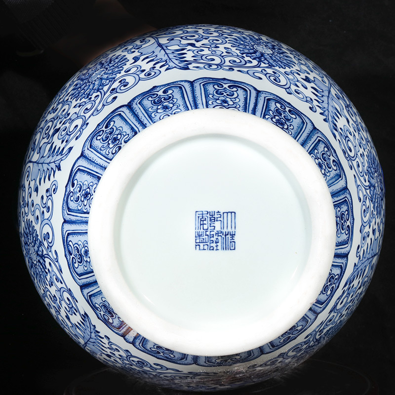 Jingdezhen ceramics by hand antique Chinese blue and white porcelain vases, flower arrangement and classic porch decoration furnishing articles