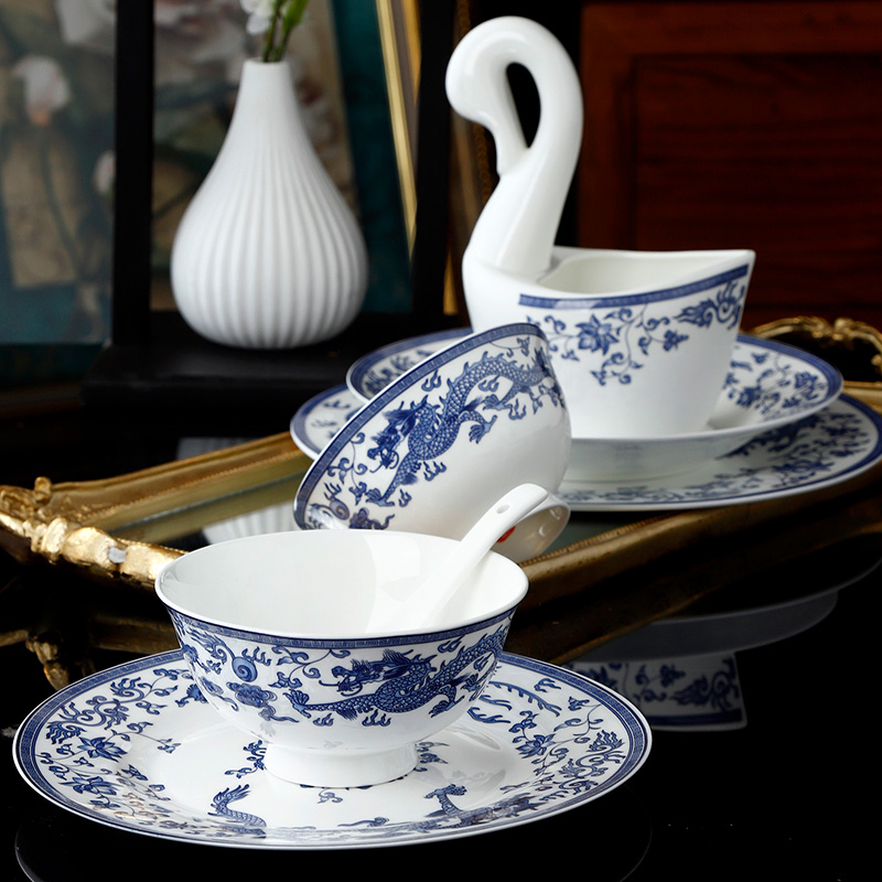 Jingdezhen blue and white porcelain tableware suit ipads bowls dishes suit dishes chopsticks combination Chinese ceramic plate