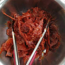 Hunan Nanxian specialty snacks Xiong Zaizhen spicy meat without Sesame cooked food vacuum packaging 100g bag 2 bags