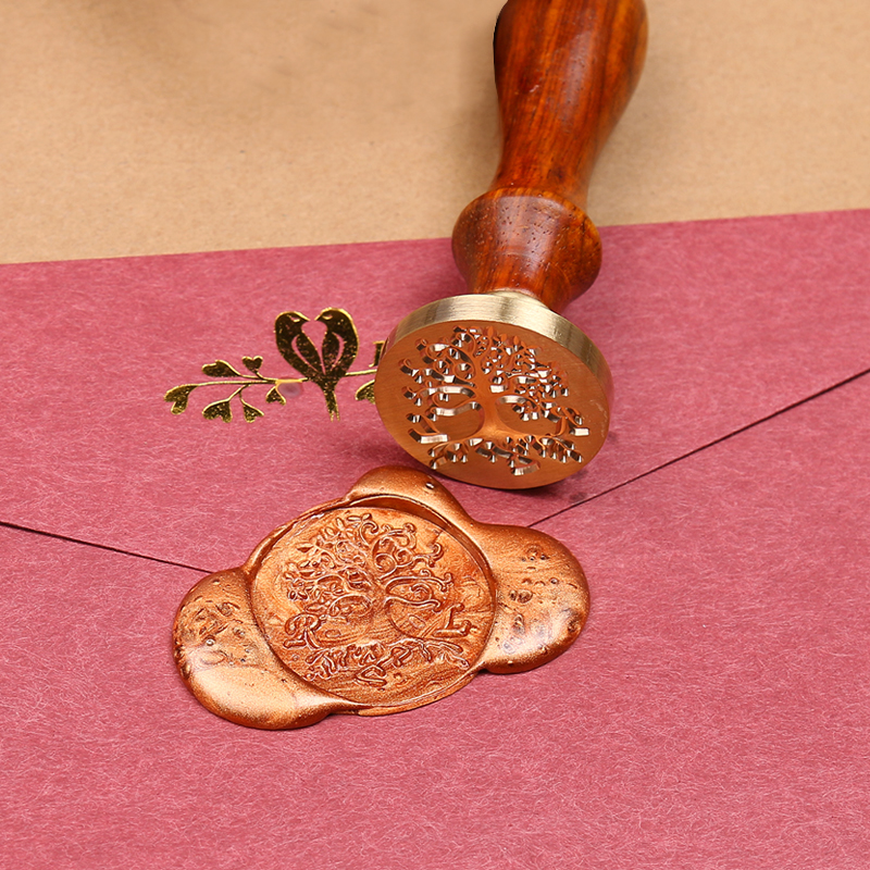 (来源: 文社达人)            火漆封缄是一种用点熔火漆