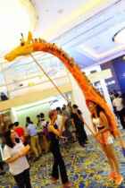 Bracket giraffe bracket people Park Tour props shopping mall tour clothing nightclub interactive props