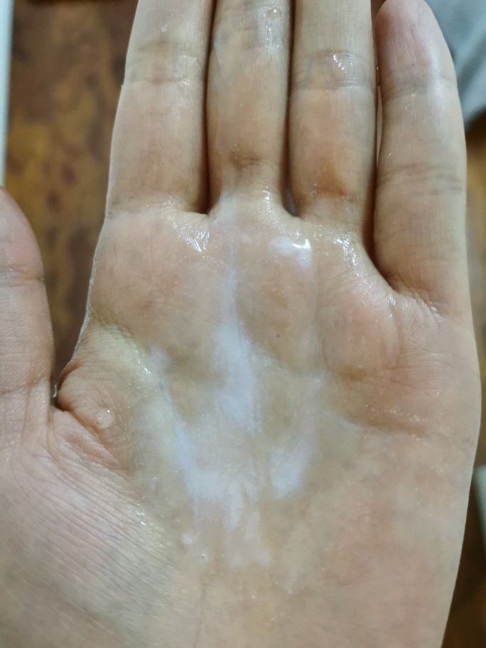 金燕窝洁面乳温和不刺激不紧绷性价比真高，真实上手体验_搜券