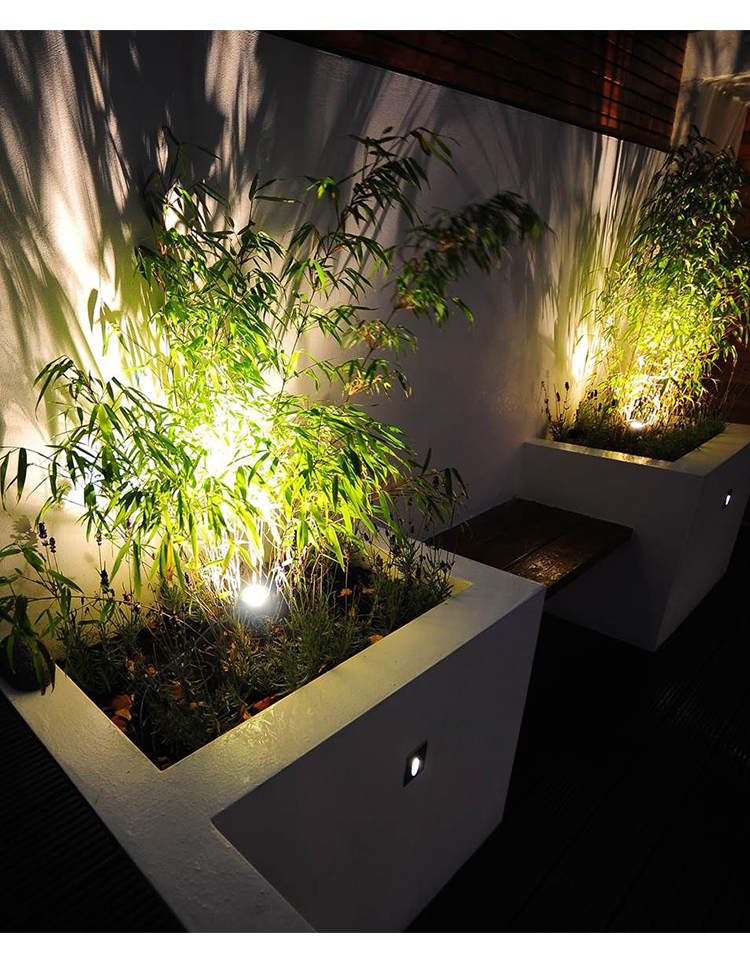 太阳能射灯户外庭院投光灯草坪花园照树led防水景观插地灯一拖四