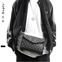 BOMaple 2022 new tide cards 100 hitch for men grid small square bag fashion Han version single shoulder bag inclined satchel