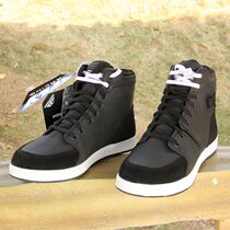 New mens riding shoes motorcycle locomotive Four Seasons casual anti-drop Boots board shoes waterproof and breathable enhanced protection