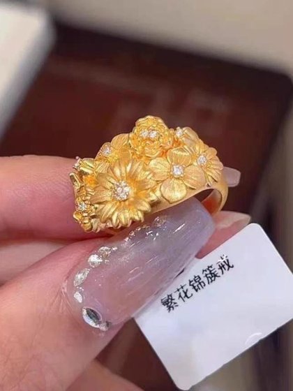 브로케이드 꽃 같은 꽃 반지 sifeng 같은 스타일의 결혼식 꽃 3 금속 하드웨어 약혼 데이지 반지는 오랫동안 사라지지 않을 것입니다 브로케이드 꽃 같은 꽃 반지 sifeng 같은 스타일의 결혼식 꽃 3 금속 하드웨어 약혼 데이지 반지는 오랫동안 사라지지 않을 것입니다