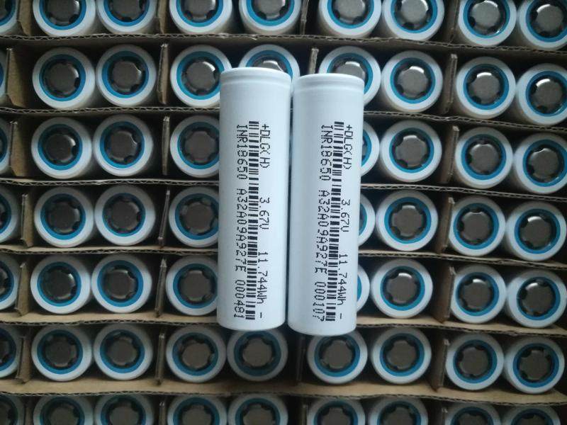 37v平头18650锂电池动力型大容量a品电芯3200mah强光手电筒风扇