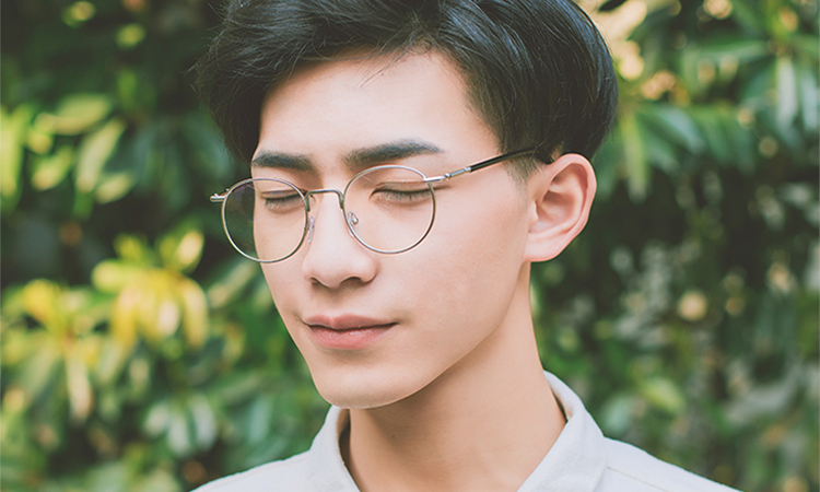 1,小眼睛的男生