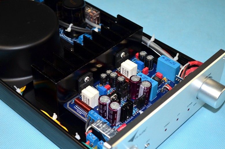 全铝机箱lm4766并联输出hfi功放机(带三环路输入选)