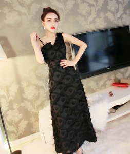 Long elegant party party party host black evening dress