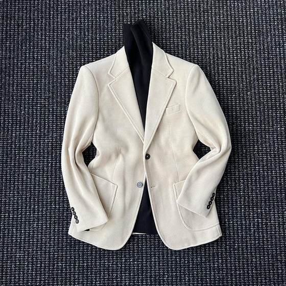 CssuGent heavy thickened chip flat collar suit men's casual retro suit
CssuGent heavy thickened chip flat collar suit men's casual retro suit