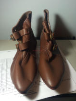 Handmade leather goods with flat pointed leather