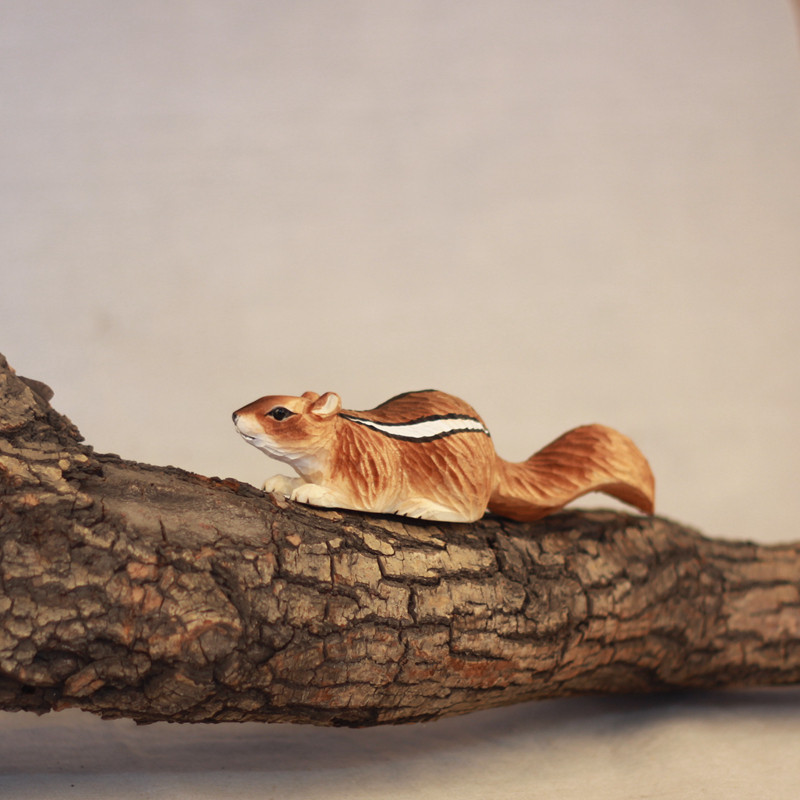 木制工艺松鼠 家居饰品纯手工雕刻 动物摆件 木雕 实木雕刻