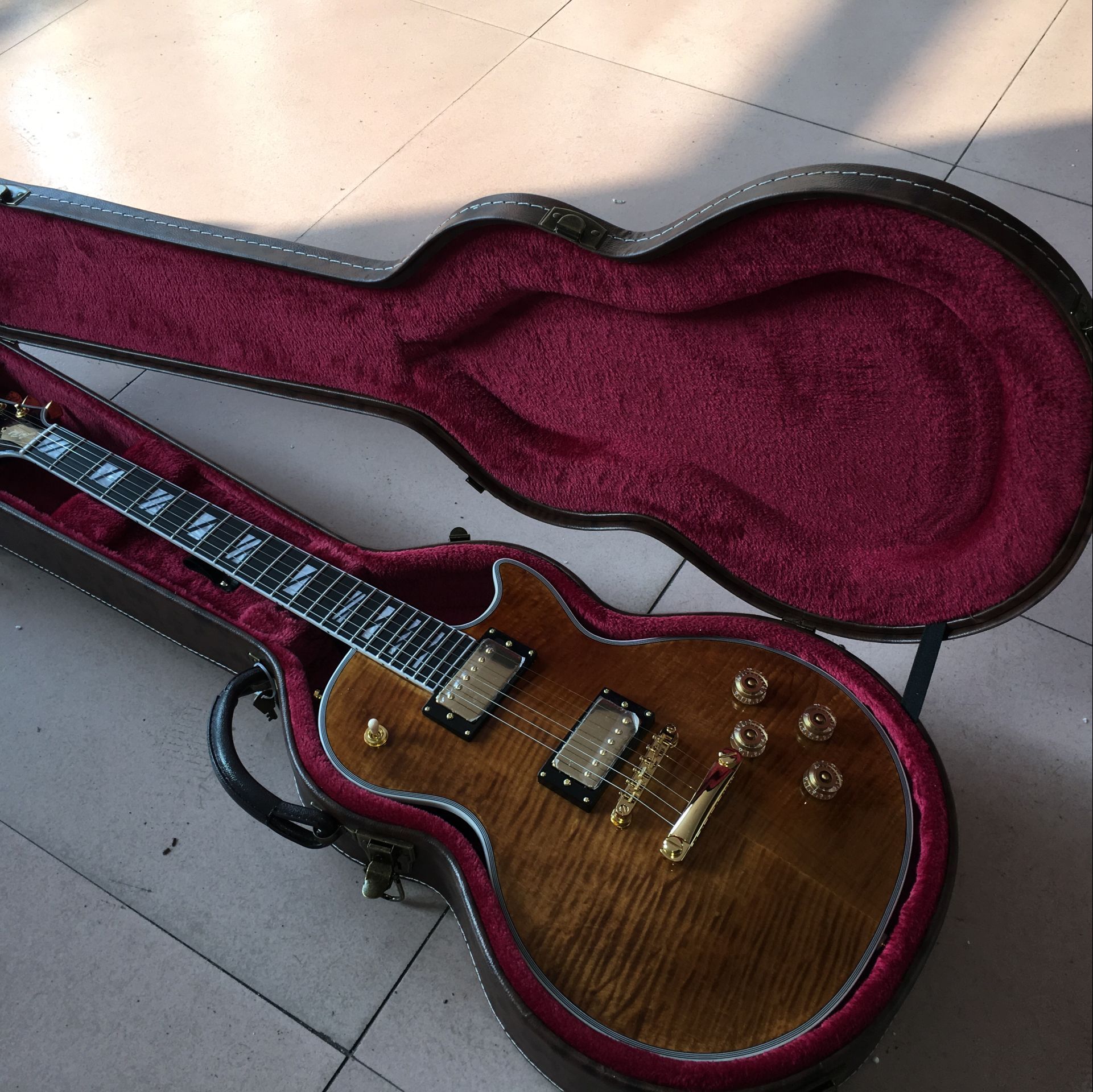 g 吉普森 custom shop superme 电吉他 可按照要求定制电吉他_7折现价