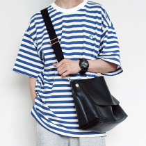 Niche design shoulder bag solid color casual womens bag mens briefcase retro fashion shoulder bag student bag tide