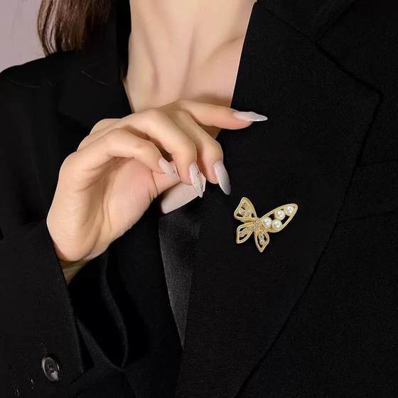 여성복을위한 고급 절묘한 나비 브로치, 다목적 코사지 기질, 틈새 디자인, 노출 방지 핀 의류 액세서리 여성복을위한 고급 절묘한 나비 브로치, 다목적 코사지 기질, 틈새 디자인, 노출 방지 핀 의류 액세서리
