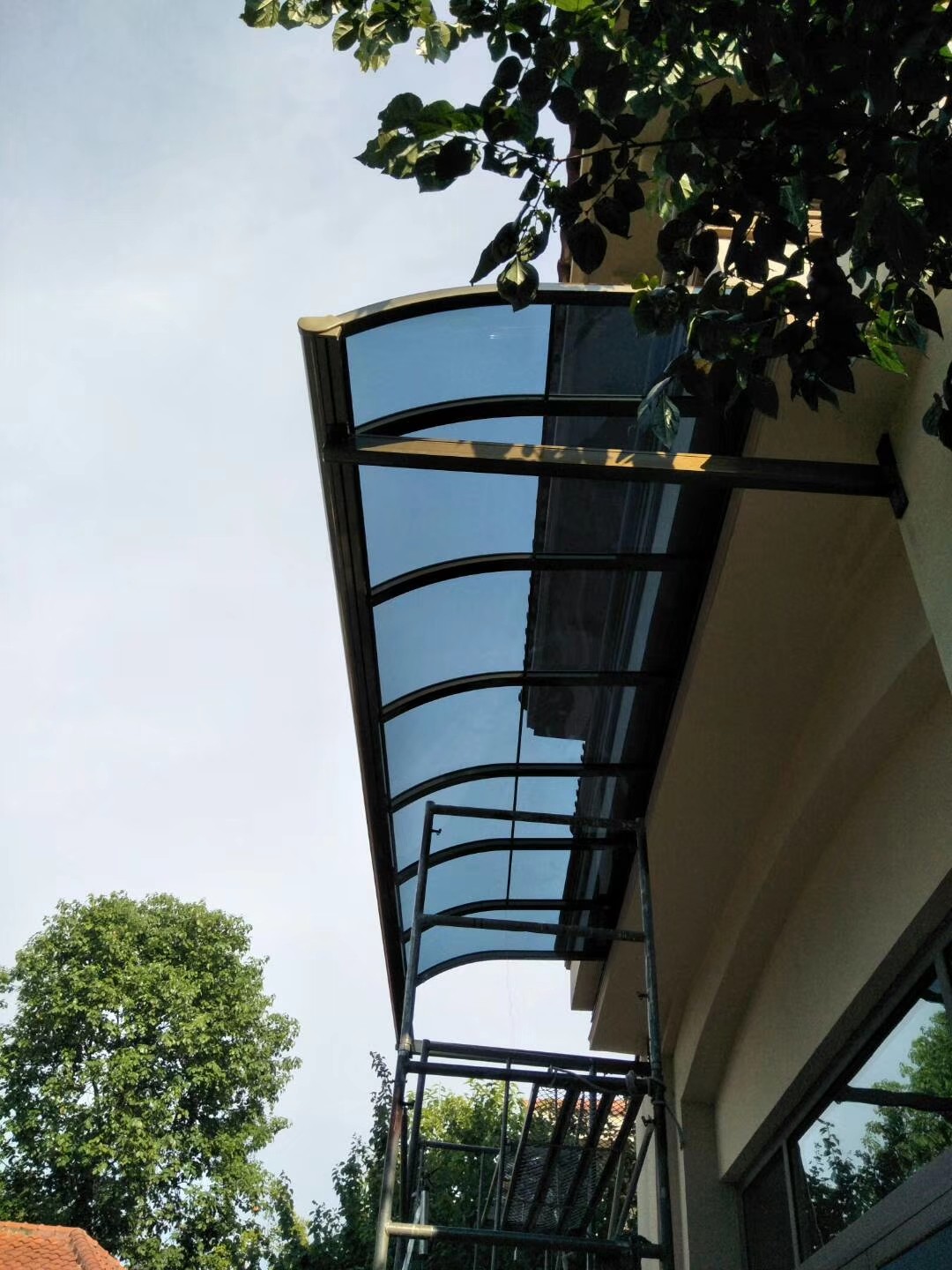 遮阳棚窗户阳台遮雨隔热家用无支架窗户雨搭铝合金透明阳光板雨棚