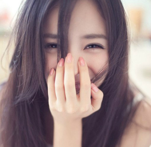 下面这货因为萌,所以人家捂嘴笑也很美的说.