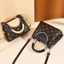 2021 autumn new womens bag Hand bag tide Korean fashion texture simple Joker shoulder shoulder bag small square bag