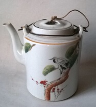 Nostalgic collection of old objects 60-70 s Cultural Revolution porcelain lifting beam teapot Jingdezhen Songhe Yannian pattern