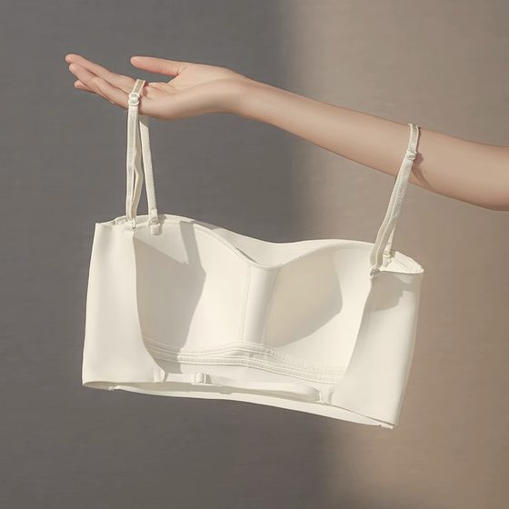 Sling vest strapless underwear for women gathering with traceless large breasts showing small breasts prevent exposure and thin breasts wrapping with beautiful back Sling vest strapless underwear for women gathering with traceless large breasts showing small breasts prevent exposure and thin breasts wrapping with beautiful back