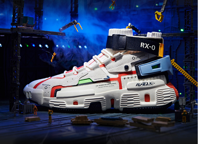 高达联名单品加持,让温度与风度并存