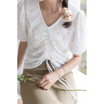 Love the rose French gentle temperament hollow lace shirt new 2022 fashion summer drawing design tops