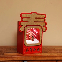 中式过年摆件红色木质春字装饰品音乐飘雪发光财神招财新年礼品