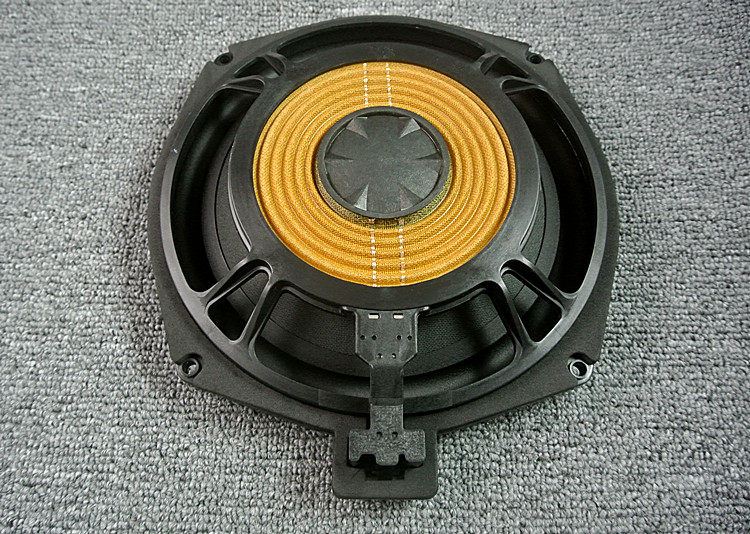 宝马无损升级哈曼卡顿l7 宝马最高配哈曼喇叭8寸低音