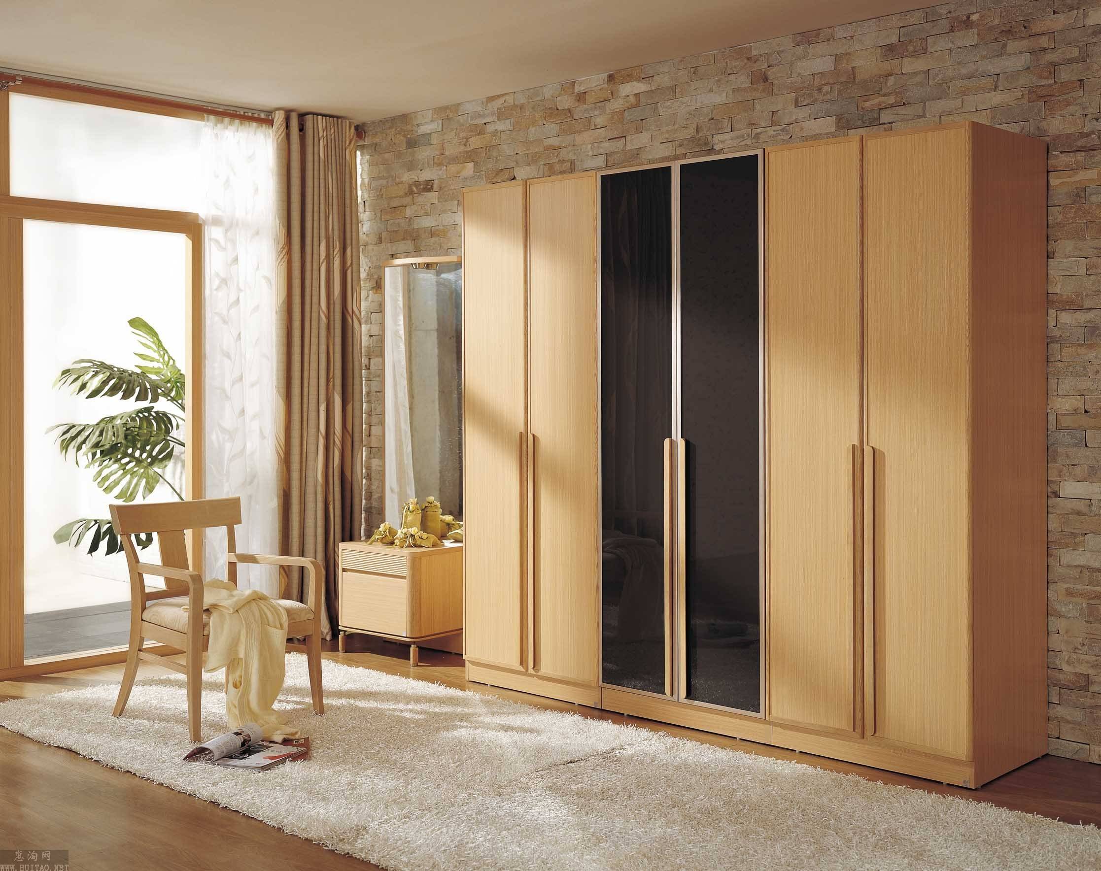 卧室衣柜并非越大越好这样选衣柜才实用