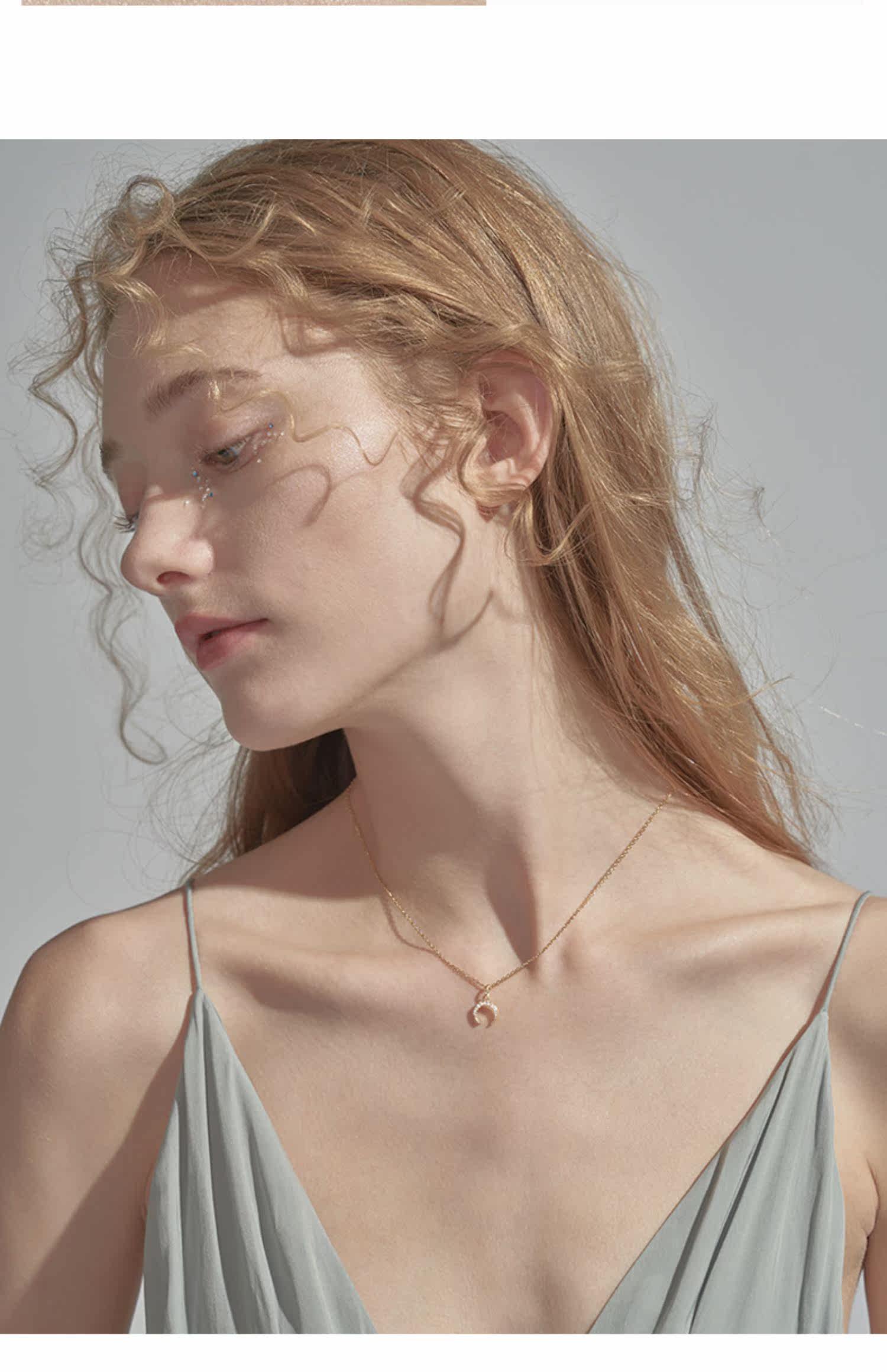 terra月牙月亮项链女通勤百搭小众设计感ins网红简约14k金锁骨链