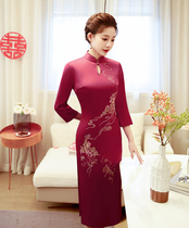 High-end wedding mother's wedding dress embroiders young noble grandmother's wedding dress autumn