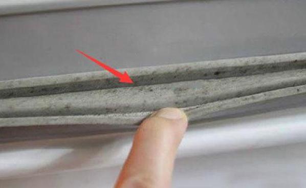 家里冰箱胶条易发霉!清洁时多一步就干净