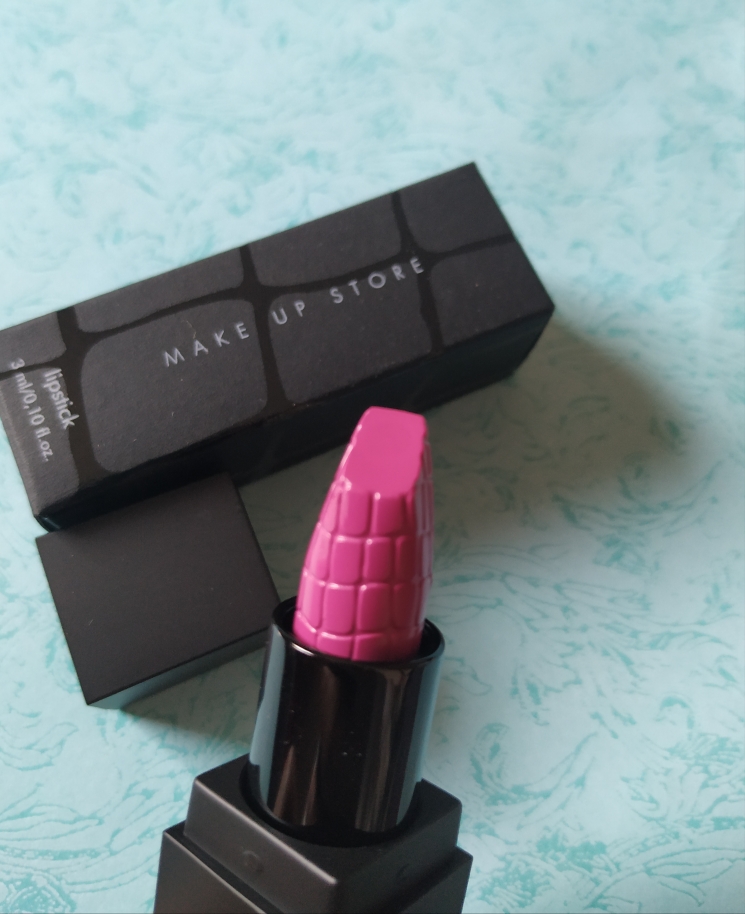 MAKE UP STORE明亮梅子色口红试色_in榜 MAKE UP STORE明亮梅子色口红试色