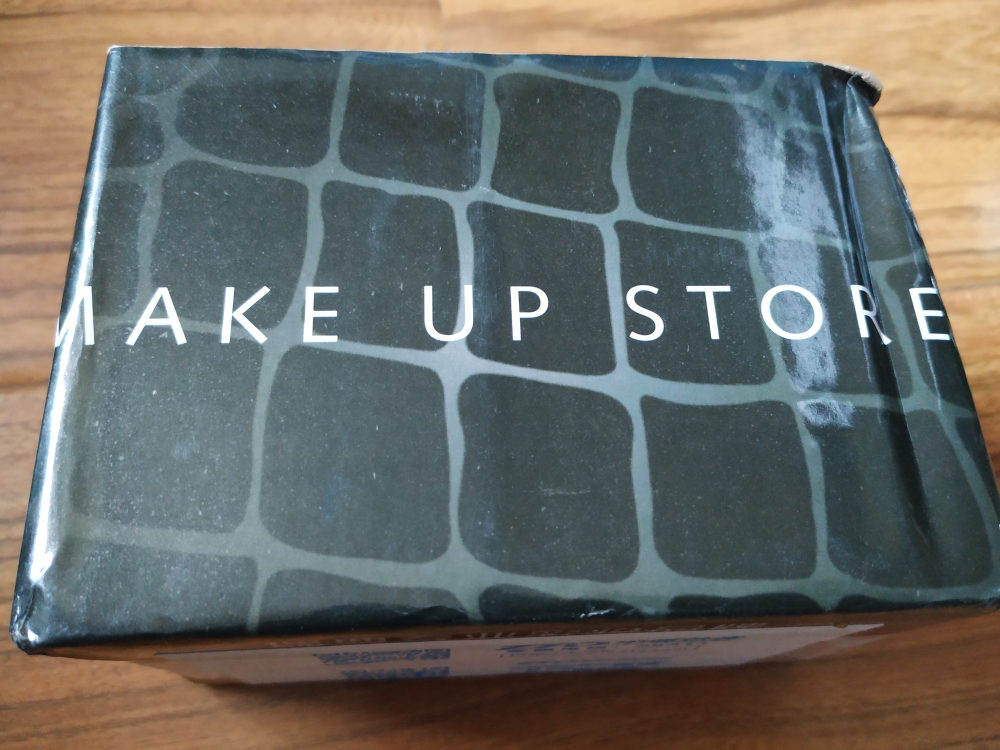 MAKE UP STORE明亮梅子色口红试色_in榜 MAKE UP STORE明亮梅子色口红试色