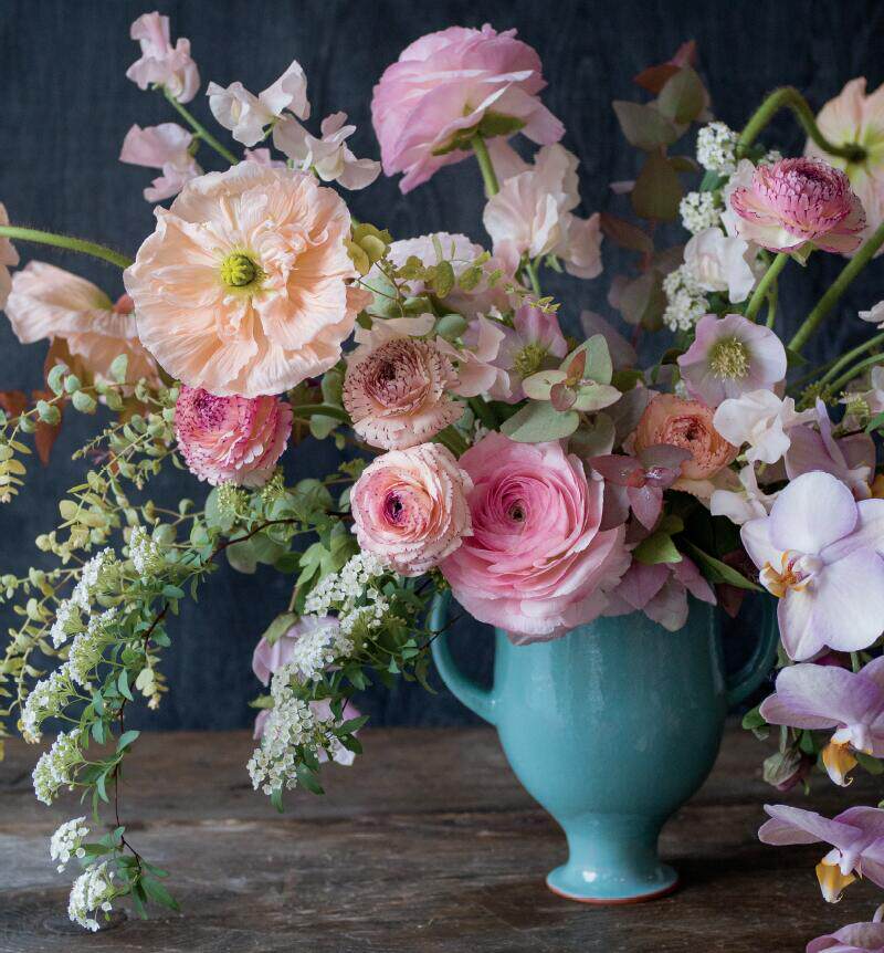 基安娜的四季花艺配色大师级单色系插花灵感指南