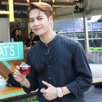 Wang Carrs identical red rope bracelet full of 3 dreams of sound star male and female with a hand ring foot chain art forest