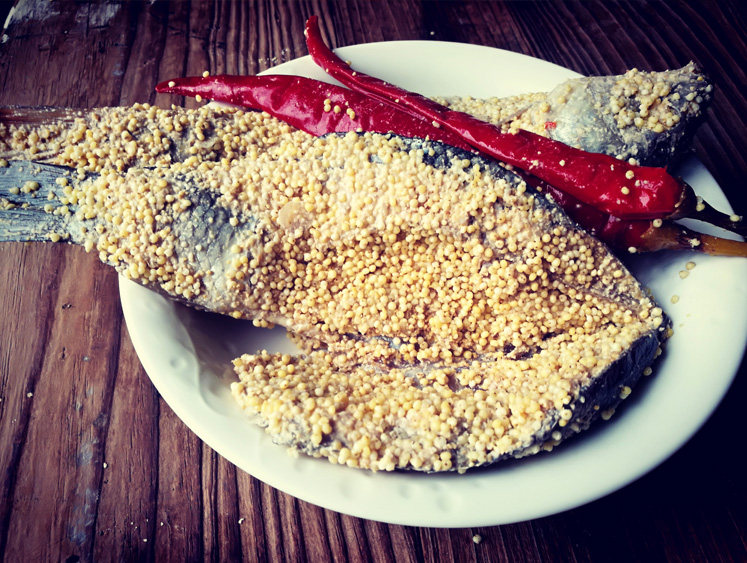 湖南特产糯米稻花鱼 舌尖上的中国孕妇开胃 农家腌鱼小米苗家酸鱼