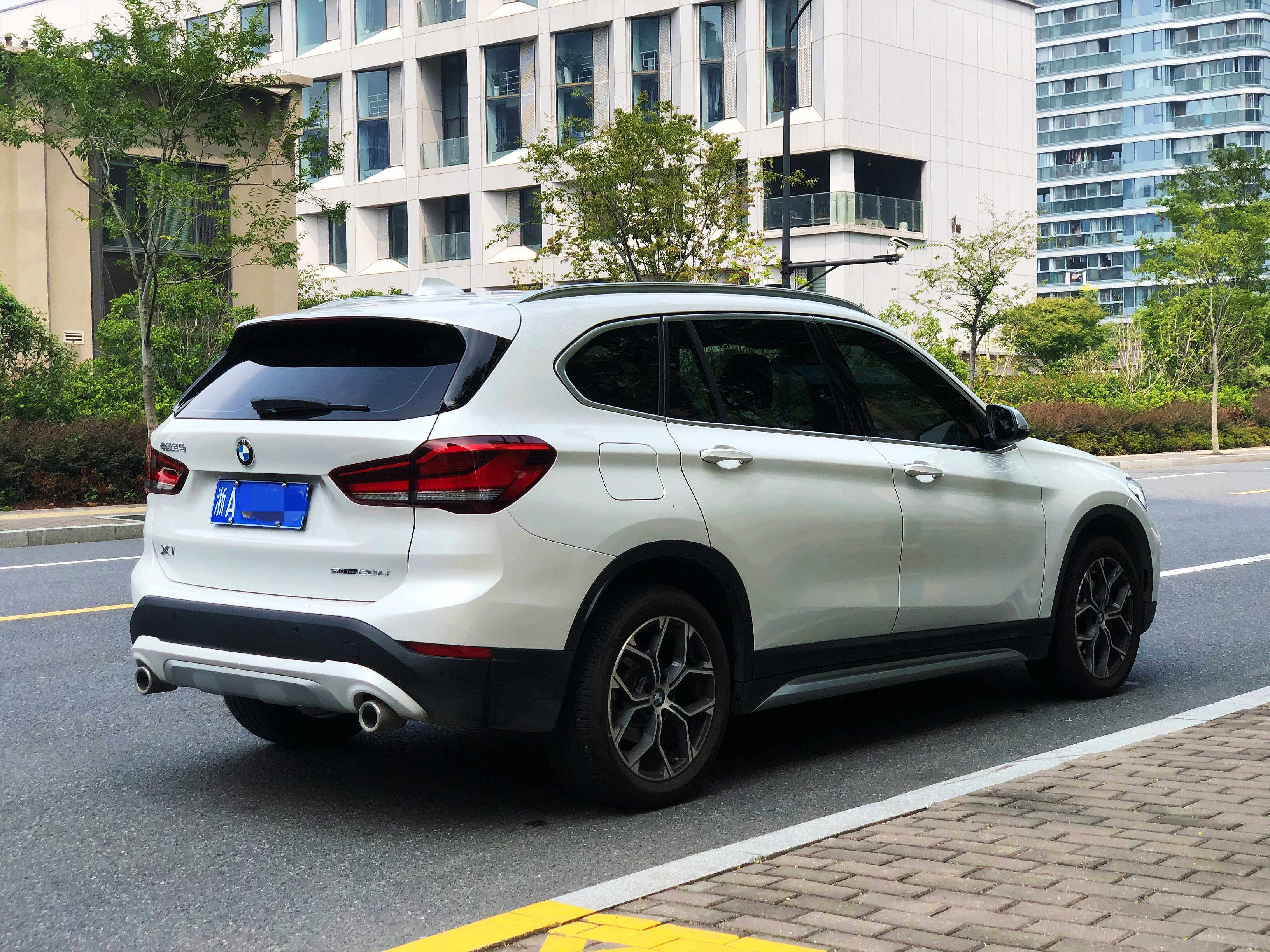 2022年宝马x1 li 精品suv 仅五千多公里 电子档 - 资产处置 - 阿里