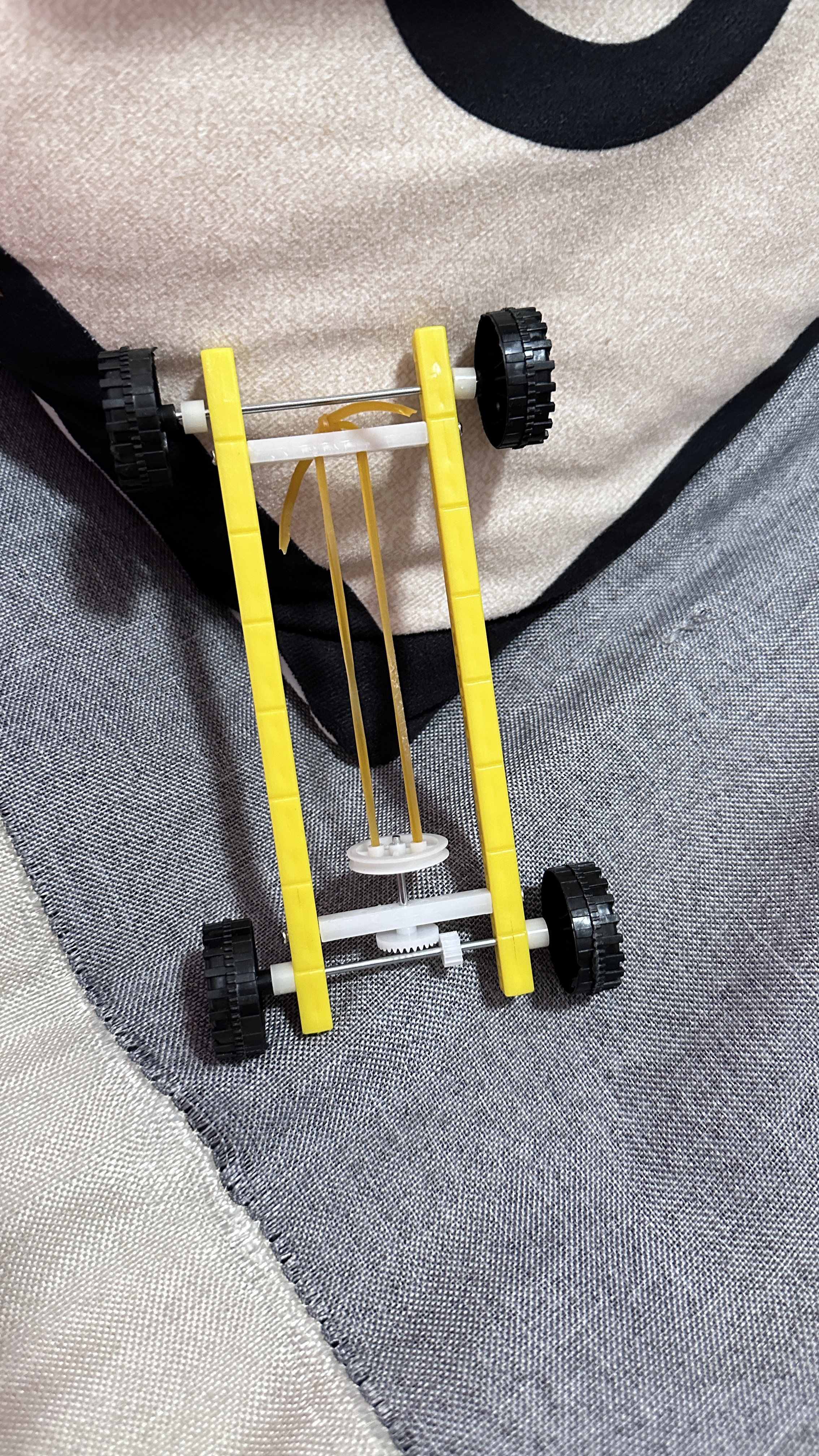 动力小车制作材料 手工四年级科学橡皮筋小车动力实验自制弹力车