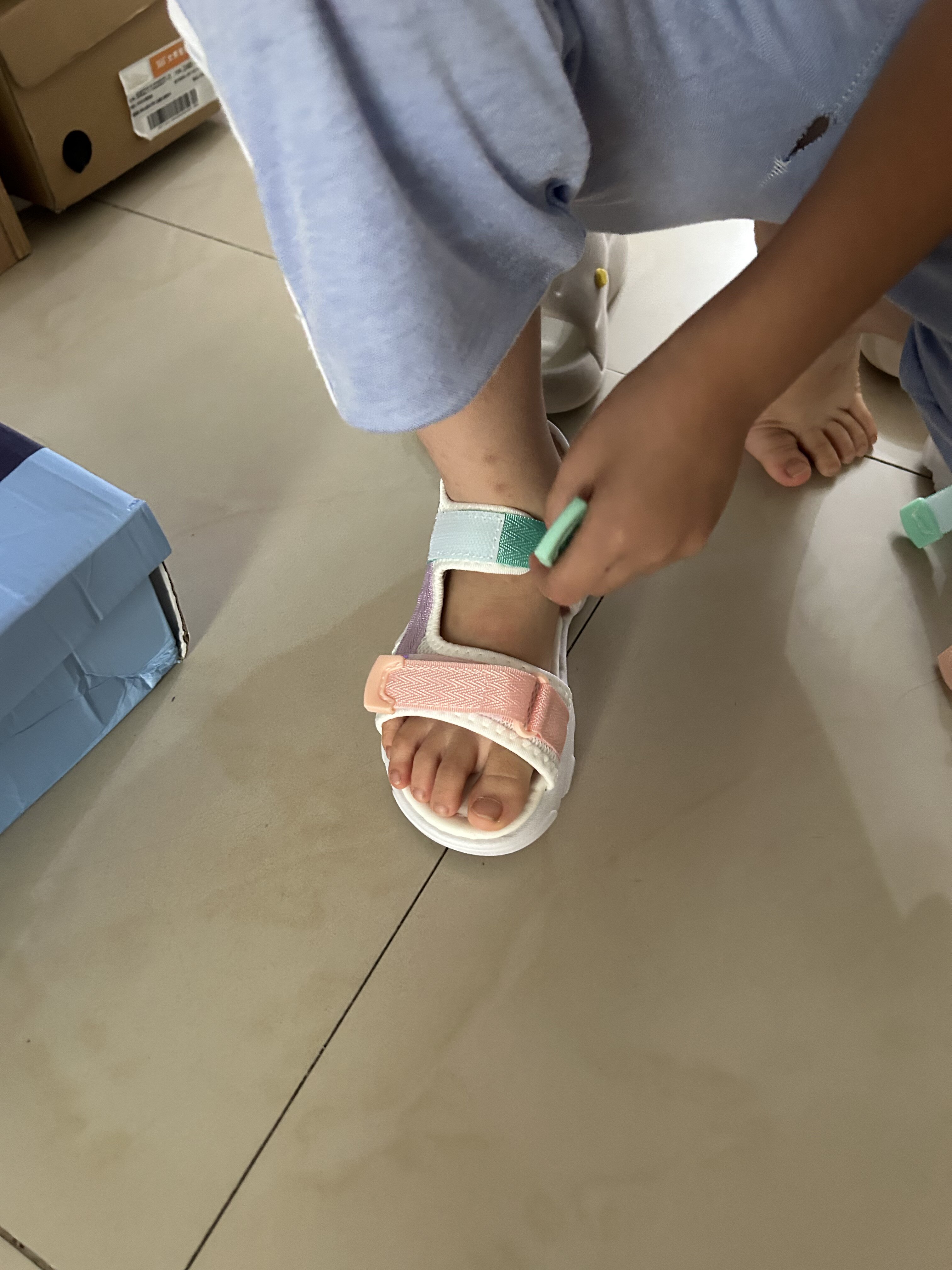 小仙女宝宝凉鞋24新款夏季儿童幼童软底舒适魔术贴露趾公主凉鞋子