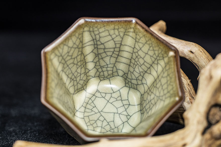 传世哥窑 铁线金丝开片八方来财杯 玉润温婉 项世豪 口径7 p40